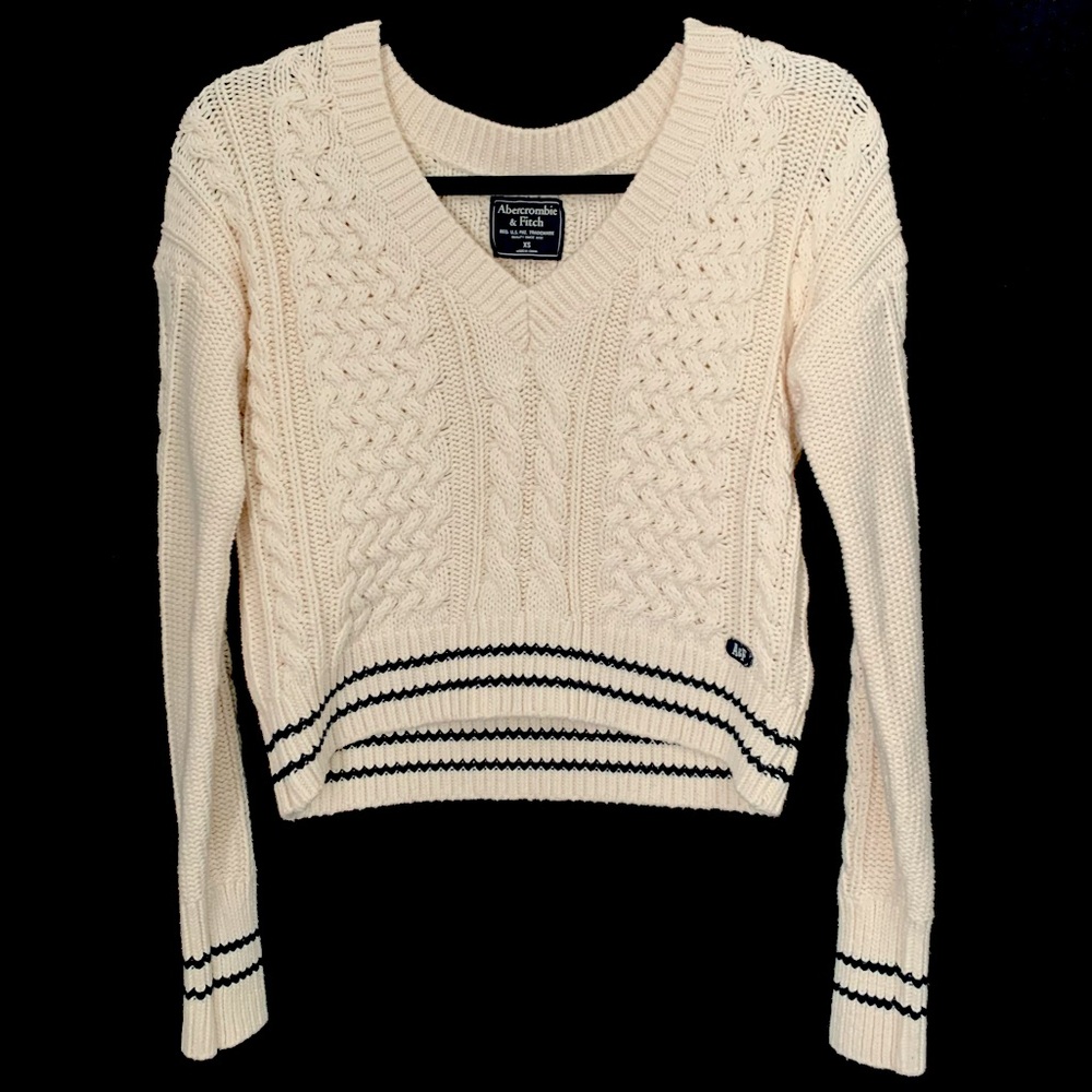 Abercrombie & Fitch Cable Knit Cropped V-Neck Sweater